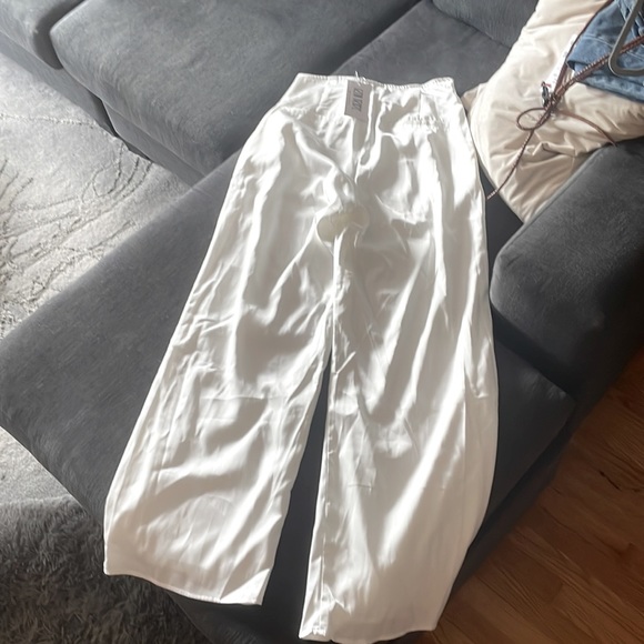NWT - 12th Tribe Halley White Satin Trousers - Picture 2 of 8